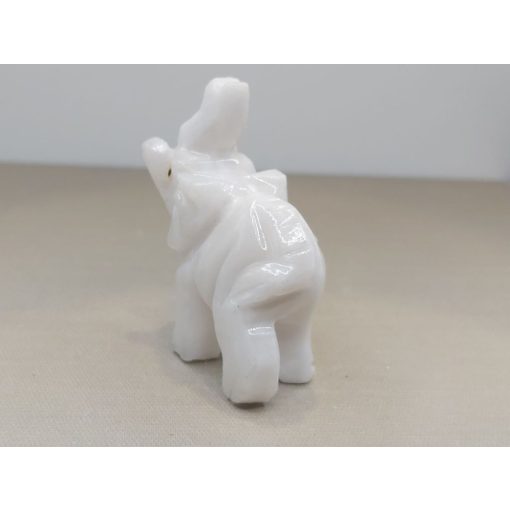 Fehér aragonit elefánt