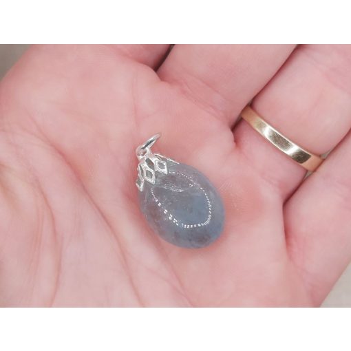 Akvamarin medál kaboson