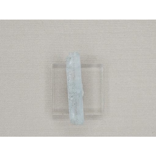 Akvamarin nyers kristály darab