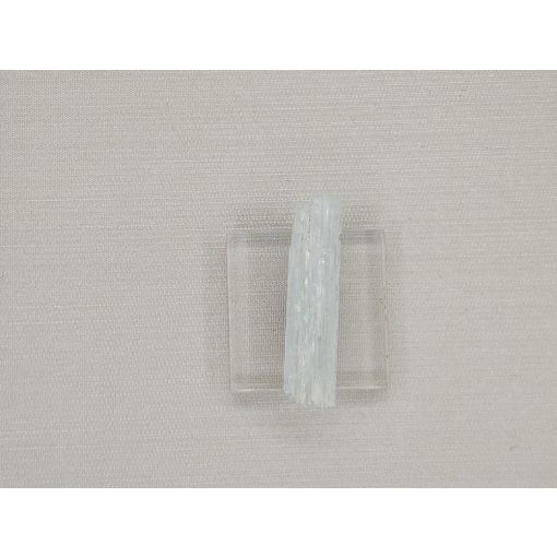 Akvamarin nyers kristály darab