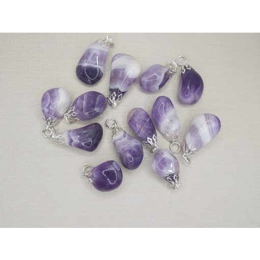 Ametiszt medál véletlenszerűen