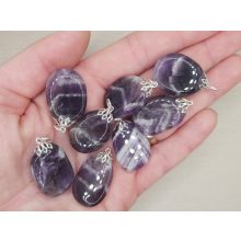 Ametiszt medál ovális véletlenszerűen