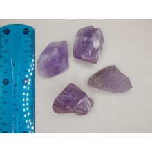 Ametiszt nyers marokkő véletlenszerűen