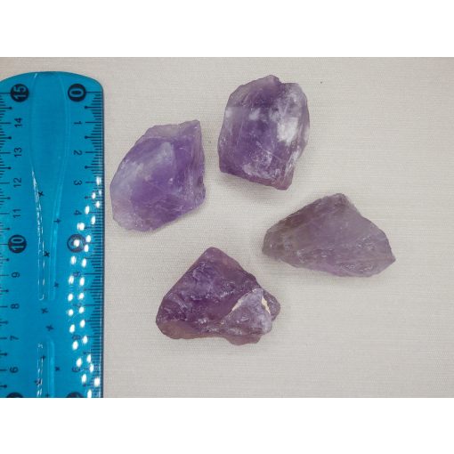 Ametiszt nyers marokkő véletlenszerűen