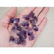 Ametiszt nyers csúcsok véletlenszerűen