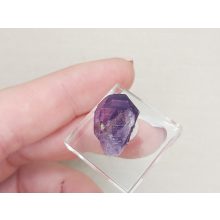 Ametiszt nyers csúcsok véletlenszerűen