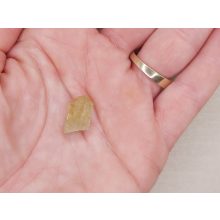 Apatit zöld nyers kristály kicsi 