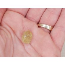 Apatit zöld nyers kristály kicsi 