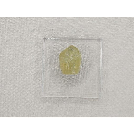 Apatit zöld nyers kristály kicsi 