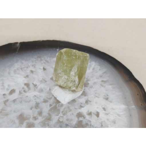 Apatit zöld nyers kristály nagy