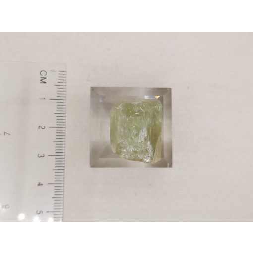 Apatit zöld nyers kristály nagy