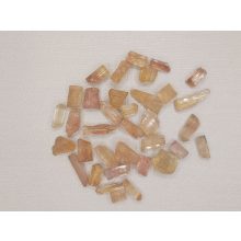 Aranytopáz nyers véletlenszerű