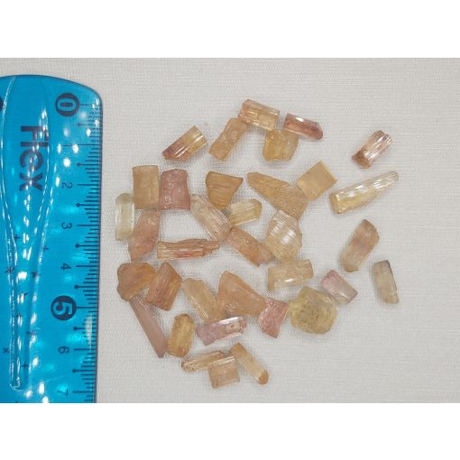 Aranytopáz nyers véletlenszerű