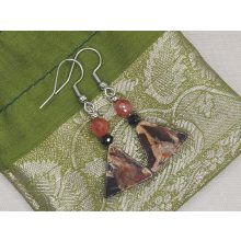 Breccsa jáspis formadíszített fülbevaló