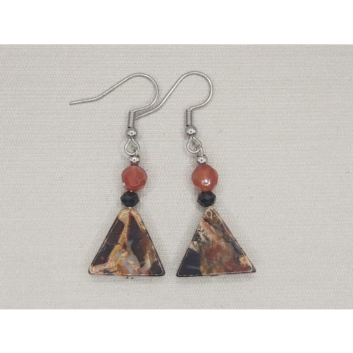 Breccsa jáspis formadíszített fülbevaló