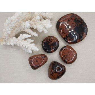 Mahagóni obszidián