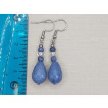 Dumortierit formadíszített fülbevaló