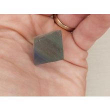 Fluorit nyers kő oktaéder