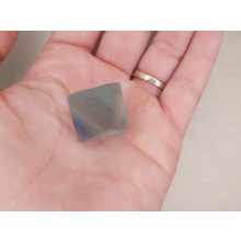 Fluorit nyers kő oktaéder