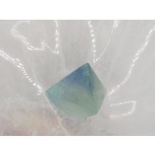 Fluorit nyers kő oktaéder