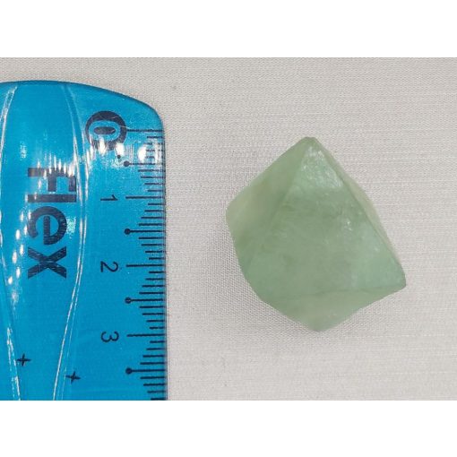 Fluorit nyers kő oktaéder