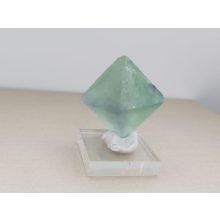 Fluorit nyers kő oktaéder