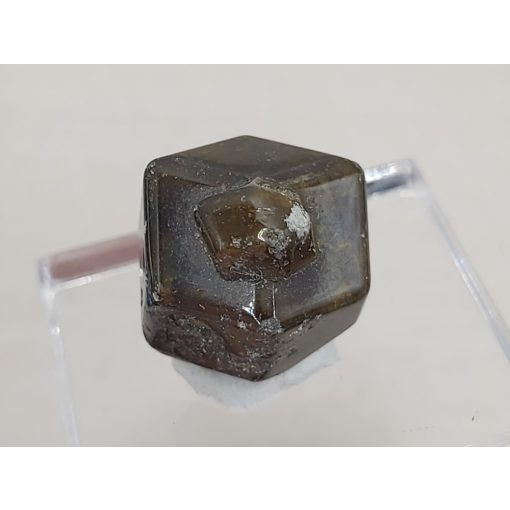 Glosszulár felcsiszolt rondodekaéder