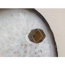 Glosszulár felcsiszolt rondodekaéder