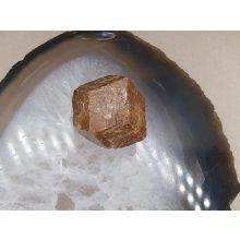 Glosszulár nyers rondodekaéder