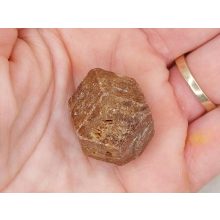 Glosszulár nyers rondodekaéder