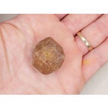 Glosszulár nyers rondodekaéder