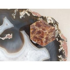 Glosszulár nyers rondodekaéder