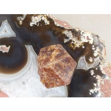 Glosszulár nyers rondodekaéder