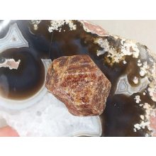 Glosszulár nyers rondodekaéder