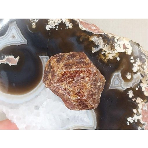 Glosszulár nyers rondodekaéder