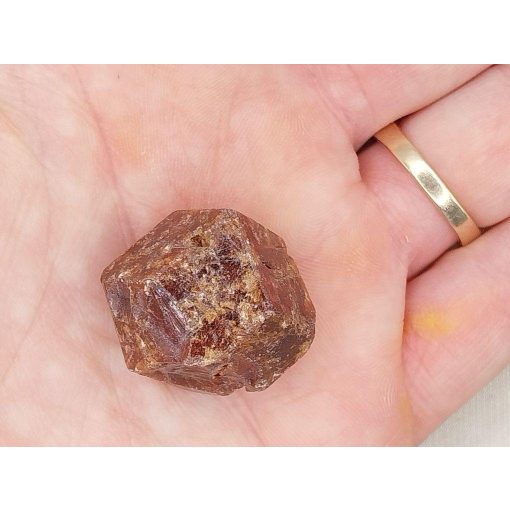 Glosszulár nyers rondodekaéder