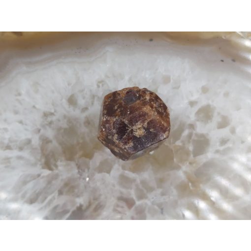 Glosszulár nyers rondodekaéder