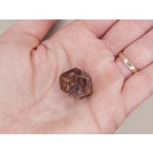 Glosszulár nyers rondodekaéder