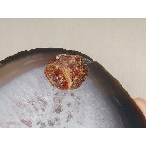 Glosszulár nyers rondodekaéder