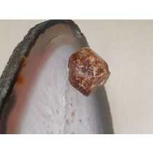 Glosszulár nyers rondodekaéder