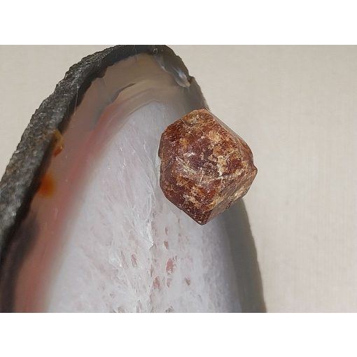 Glosszulár nyers rondodekaéder