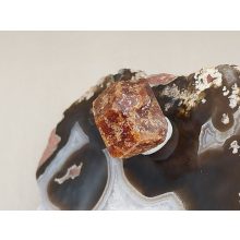 Glosszulár nyers rondodekaéder