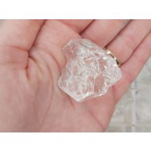 Hegyikristály nyers kő véletlenszerűen