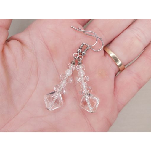 Hegyikristály formadíszített fülbevaló