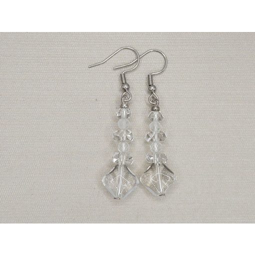 Hegyikristály formadíszített fülbevaló