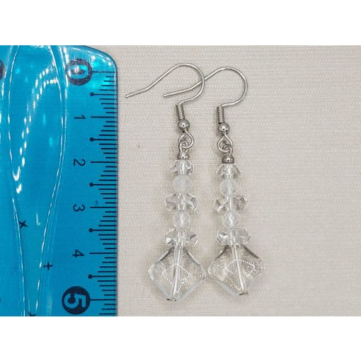 Hegyikristály formadíszített fülbevaló