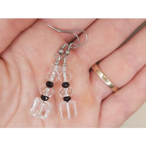 Hegyikristály formadíszített fülbevaló