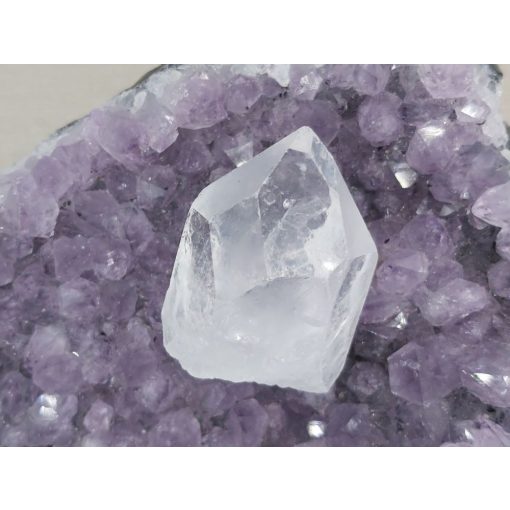 Hegyikristály nyers csúcs