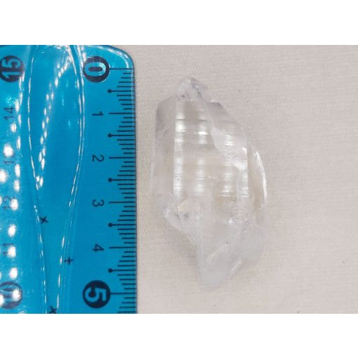 Hegyikristály nyers csúcs