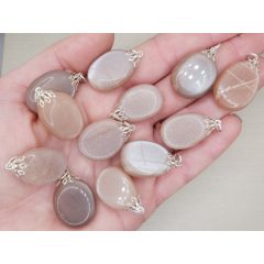 Holdkő medál barna lapos véletlenszerűen 